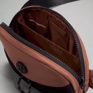 Lululemon Take it on belt bag